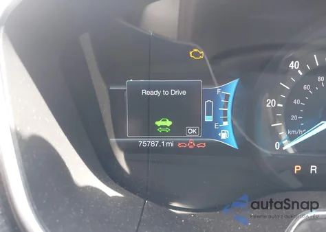 2018 Ford Fusion Energi Titanium z USA, uszkodzony, nr VIN 3FA6P0SU1JR223645